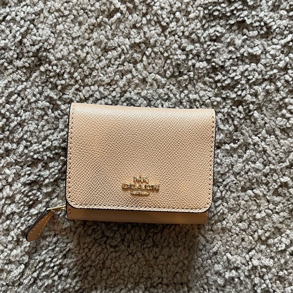 Coach wallet, tan/beige with gold hardware